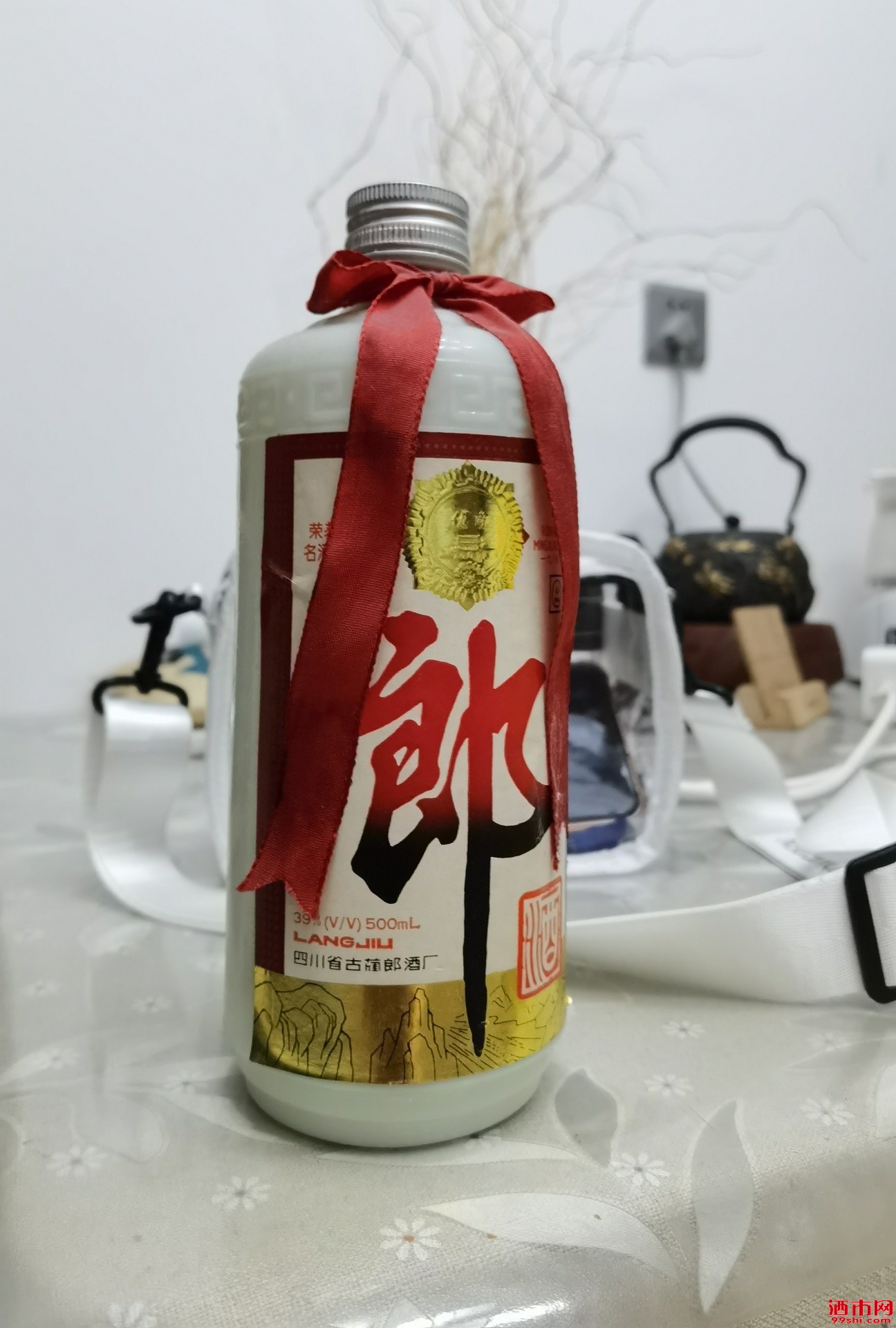 96年的茅台和郎酒卖价